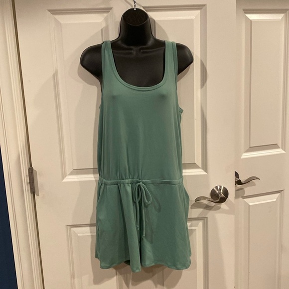 Large Fashion Nova Weekend Lounge Romper sage green - NWT - Picture 1 of 3